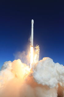 SpaceX发射塔，首次成功回收火箭——开创航天史新纪元